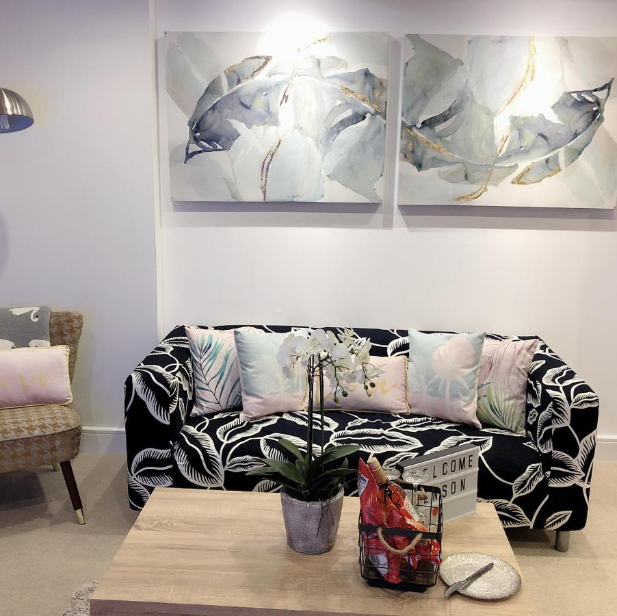 Soak Up The Light At A Soothing, Stylish Apartment In Swansea Marina Zewnętrze zdjęcie