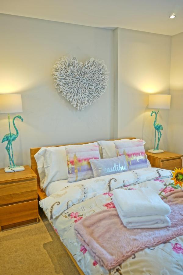 Soak Up The Light At A Soothing, Stylish Apartment In Swansea Marina Zewnętrze zdjęcie