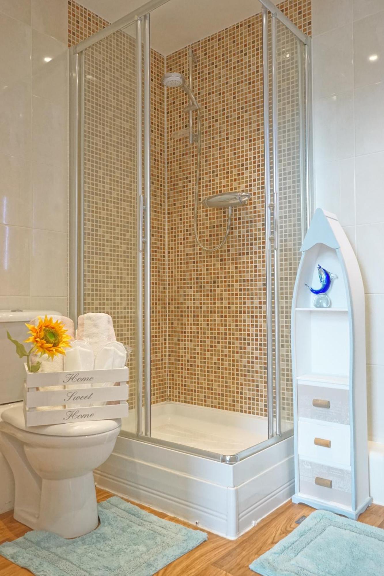 Soak Up The Light At A Soothing, Stylish Apartment In Swansea Marina Zewnętrze zdjęcie